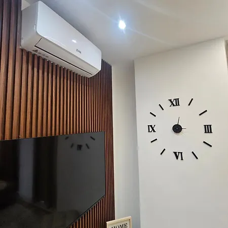 Univers * Тирана