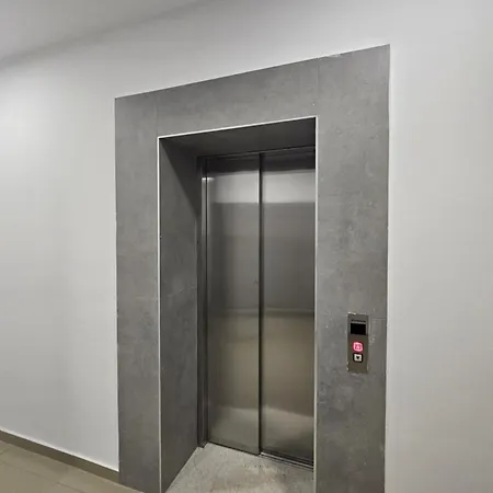 Univers Apartamento *